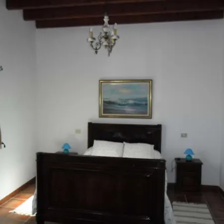 Sleeps 2 Wifi Femés